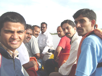 Friends on Boat / Float Friends on Boat / Float